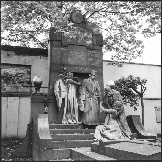 ww-i-grave-prague-copy-2